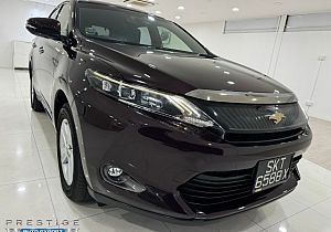 Toyota Harrier 2.0 Sunroof 2015 Red Rear Entertainment
